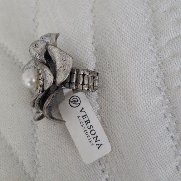 Flower ring - Picture 3 of 3